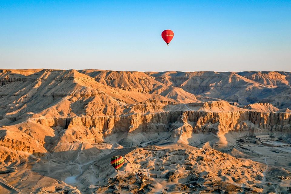 HOT AIR BALLOONING